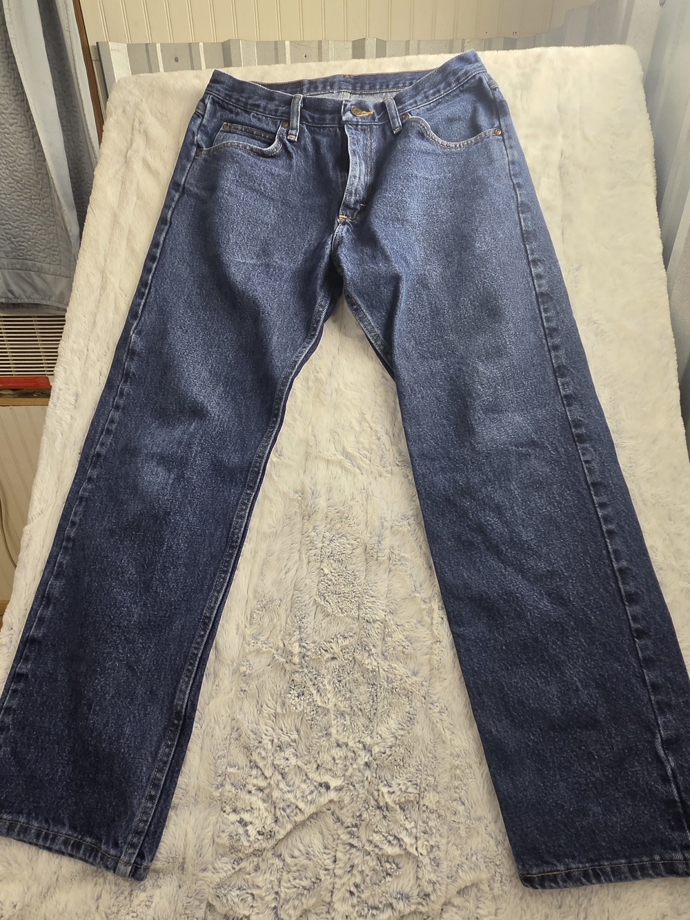 Wrangler Men’s Straight Leg Jeans in Dark Blue Denim